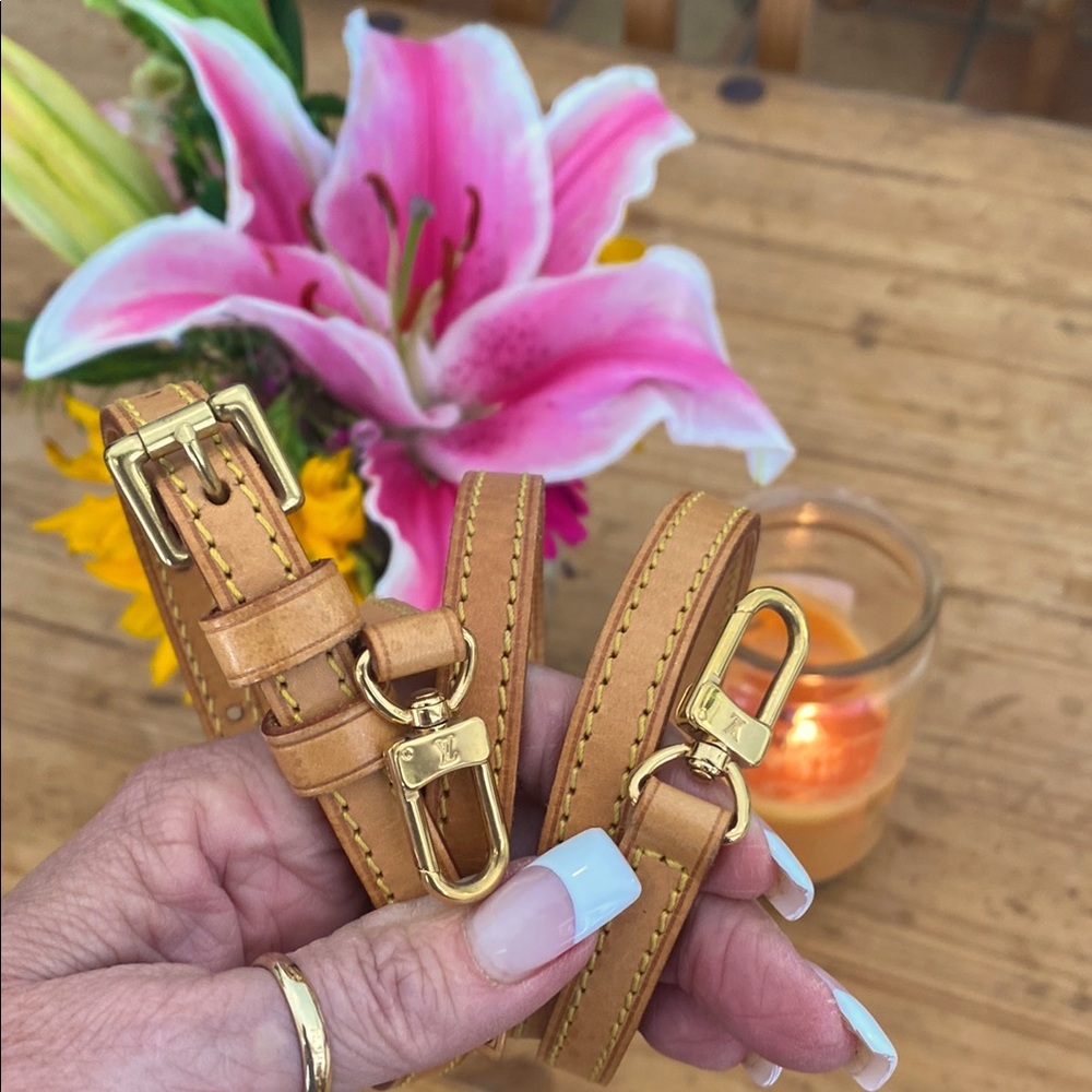 🎉 AUTHENTIC LOUIS VUITTON HONEY COLORED LEATHER BAG STRAP‼️